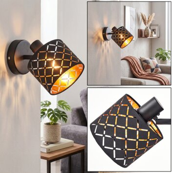 Aplique de pared moderno Tallaboa con ranuras simétricas y pantalla dorada y negra