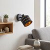 Aplique de pared Alsen moderno con ranuras simétricas, foco orientable para la zona del sofá