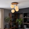 Plafón Gastor boho con 4 pantallas esféricas de vidrio blanco y listones de madera