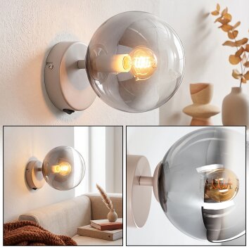 Aplique de pared moderno Gastor con pantalla esférica de vidrio ahumado transparente