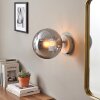 Aplique de pared moderno Gastor con esfera de vidrio ahumado, E14, estructura en color arena
