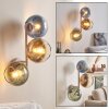 Moderna aplique de pared Koyoto con tres pantallas esféricas de vidrio azul, verde y dorado